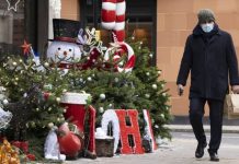 Christmas shopping: Boost for town centres as shoppers stay local | UK | News (Reports)
