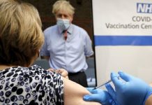 Coronavirus LIVE update: 33,364 new cases as spike rages on – lockdown warning issued | UK | News (Reports)