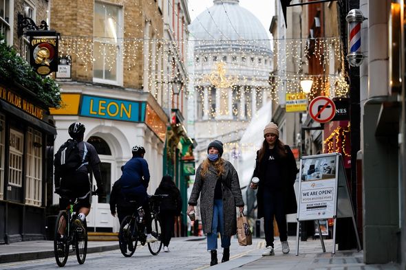 People wear masks on London street