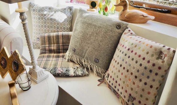 Hettie cushions and throws Hettie cushions and throws