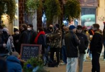London New Year’s Eve CHAOS: Drinkers queue for beer at London pub despite Tier 4 rules | UK | News (Reports)