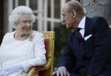 Queen and Prince Philip will refuse to reveal when they have COVID-19 vaccines | Royal | News (Reports)