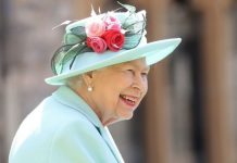 Queen celebrated Christmas with private ‘Covid-19 secure’ chapel service in Windsor | Royal | News (Reports)