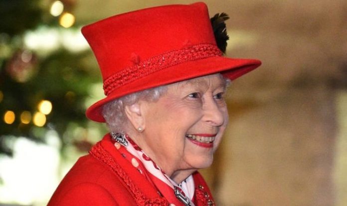 Queen news: Monarch DEFENDED as face mask row threatens to erupt again | Royal | News