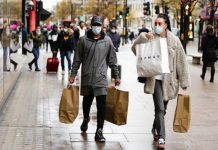 Stores slash prices to tempt millions of shoppers to splash out on Christmas bargains | UK | News (Reports)