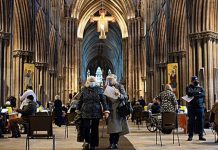 Britain’s oldest three-spire cathedral dubbed ‘most glamorous vaccine centre in country’ | UK | News (Reports)