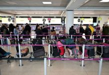 COVID clampdown: Passengers feel ‘unsafe’ in 90-minute queues at UK airports | UK | News (Reports)