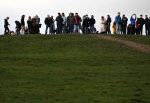 Coronavirus lockdown: Britons flock to parks and food markets defying Boris’ ‘stay at home | UK | News (Reports)