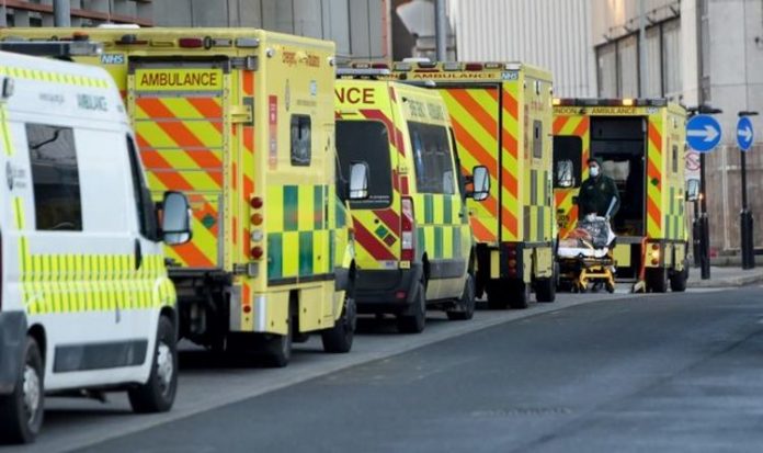 Coronavirus news: Hospital secretaries asked to help doctors ahead of ‘worst weeks’ | UK | News