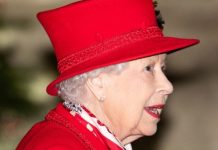 Queen selling own socks in ‘bizarre’ money-making scheme to ‘plug’ giant royal cash hole | Royal | News (Reports)