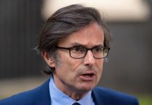 Robert Peston challenges Boris Johnson’s vaccine rollout – PM ‘only has himself to blame’ | UK | News (Reports)