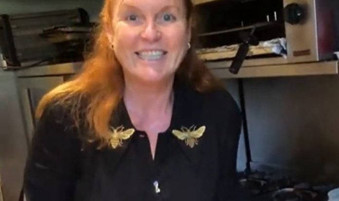 Sarah Ferguson bursts into giggles as Duchess of York's cooking tutorial takes wrong turn | Royal | News
