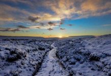 UK lockdown FURY: Group ignoring Covid restrictions resuced on snow-covered mountain | UK | News (Reports)