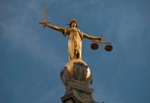 Exceptional courts and tribunals staff recognised with Palace gongs