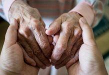 Care Home operator wants to ban hugs for 10,000 residents and visitors to get jab | UK | News (Reports)