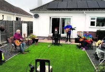Genius idea to tackle lockdown loneliness is huge hit with people of all ages | UK | News (Reports)