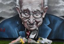 Join tens of thousands paying tribute to Capt Sir Tom Moore in our lasting online memorial | UK | News (Reports)