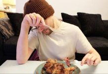 Lidl steak eating challenge: Man attempts to eat 1kg worth of meat | UK | News (Reports)