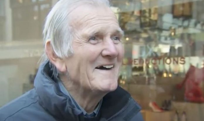 Liverpool FC news: BBC reporter stunned after unsuspectingly interviewing Tommy Lawrence | UK | News