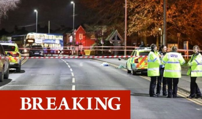 Manchester panic: Armed police seal off street after serious crash with 'shotgun' in road | UK | News