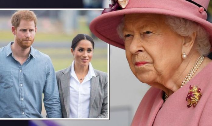Meghan Markle and Harry urged to take 'Queen's approach' as couple risk 'serious damage' | Royal | News