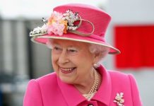 Queen news: Clockwork self-care schedule includes Earl Grey and auction TV | Royal | News (Reports)