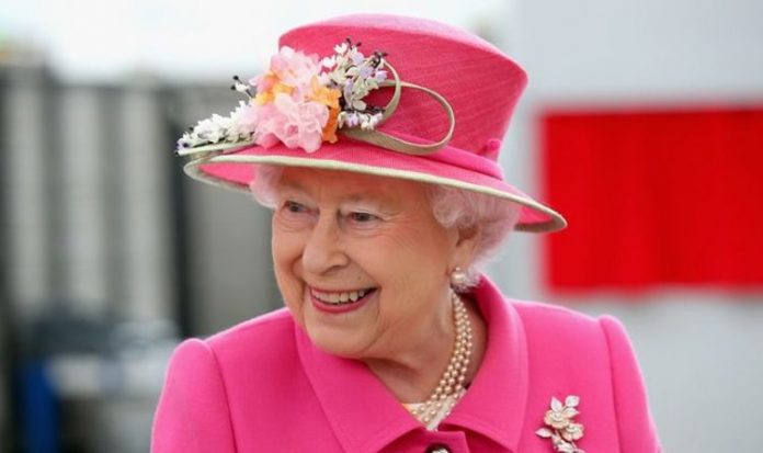 Queen news: Clockwork self-care schedule includes Earl Grey and auction TV | Royal | News