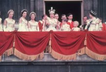 Queen surprised with hidden good luck charm on coronation gown | Royal | News (Reports)