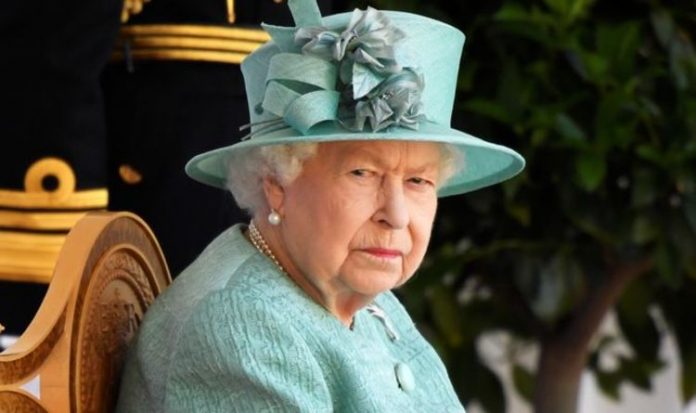 Queen wealth claims spark furious monarchy row - Palace hits back | Royal | News