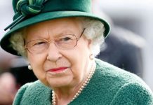 Queen’s staff who run tourist visits demand bailout to survive pandemic | Royal | News (Reports)