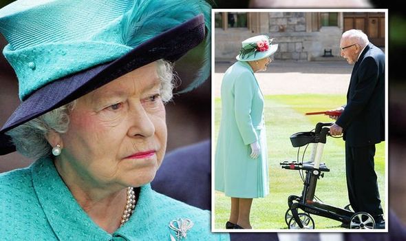 queen news queen elizabeth ii meeting pictures captain tom moore death royal family news