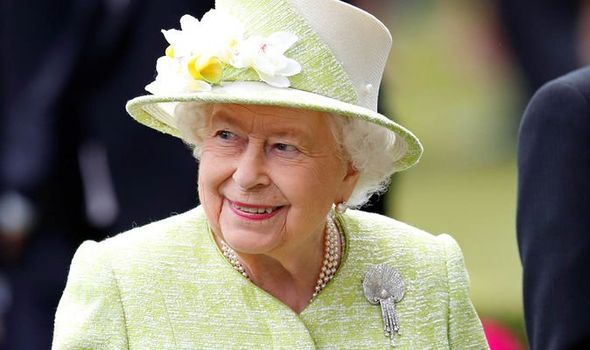 queen news queen elizabeth ii royal ascot racecourse open horse racing queen royal news