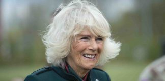 Camilla admits having 'half a hug' with grandchildren (Report)