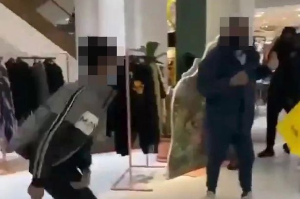 Man stabbed and eight arrests in mass knife brawl inside Selfridges (Report)
