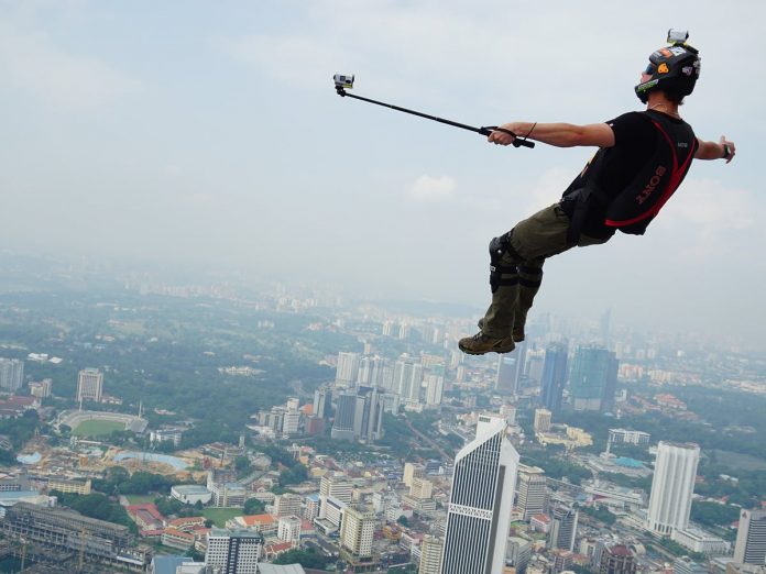 Selfie psychology: Would you risk your life for these photos?